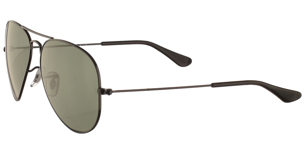 Διαχρονικά aviator γυαλιά ηλίου RB 3025 σε μαύρο μεταλλικό σκελετό και σκούρους πράσινους κρυστάλλους της εταιρίας Ray Ban για μεσαία και μεγάλα πρόσωπα.
